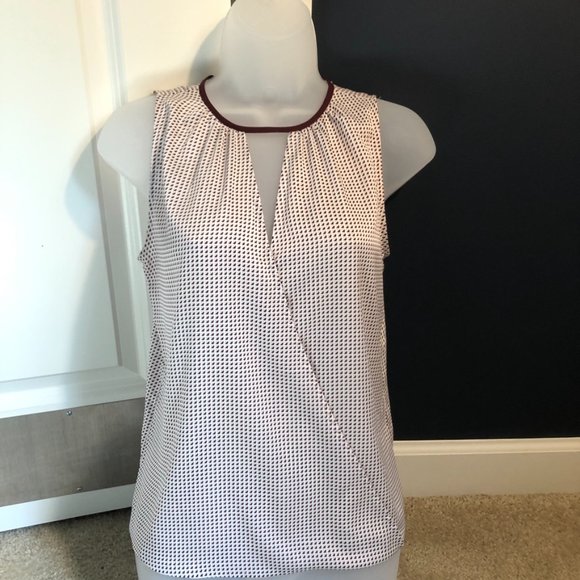 EUC! Ann Taylor Faux Wrap Sleeveless Top SP - Picture 2 of 9